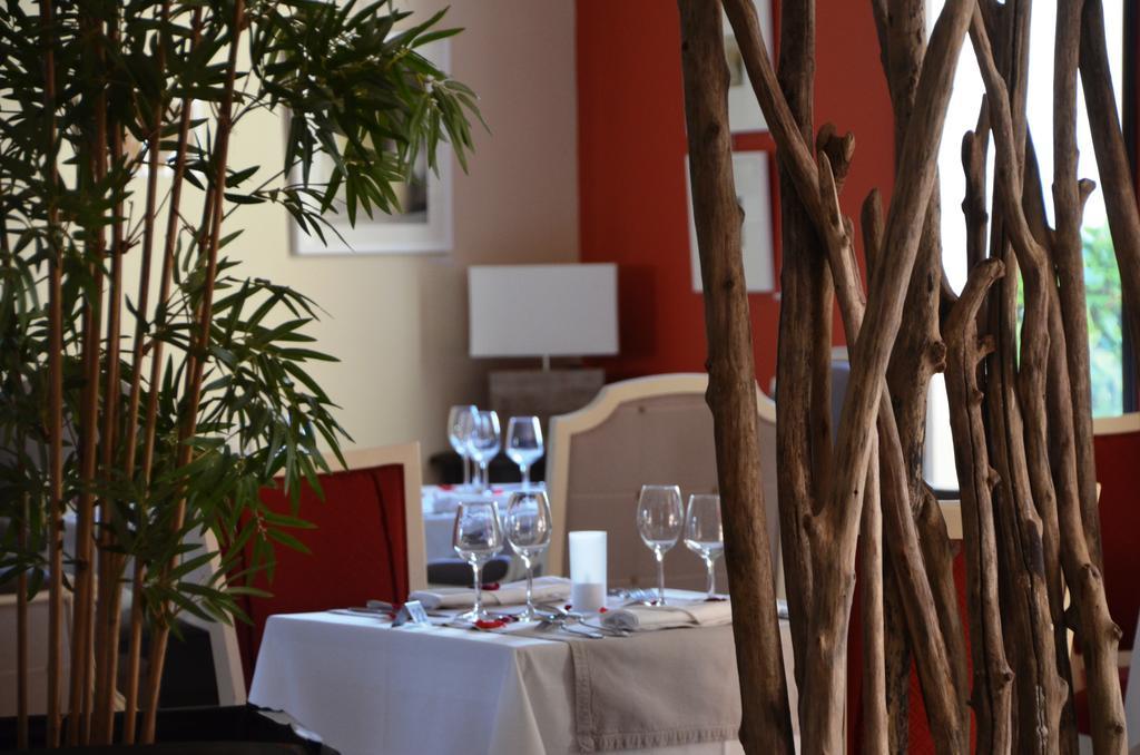 Hotel Restaurant Le Clos De Pradines Saint-Quentin-la-Poterie Exterior photo