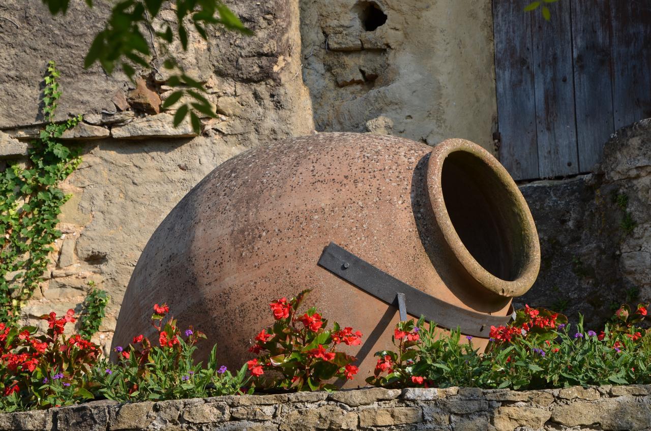 Hotel Restaurant Le Clos De Pradines Saint-Quentin-la-Poterie Exterior photo