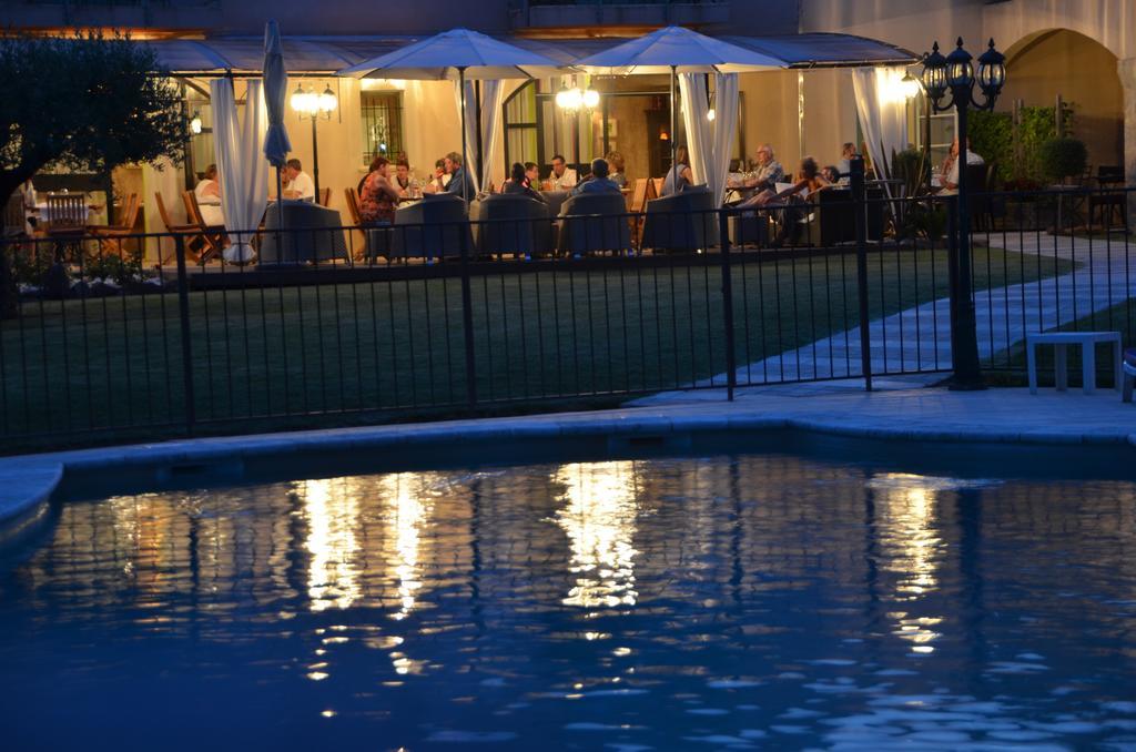 Hotel Restaurant Le Clos De Pradines Saint-Quentin-la-Poterie Exterior photo